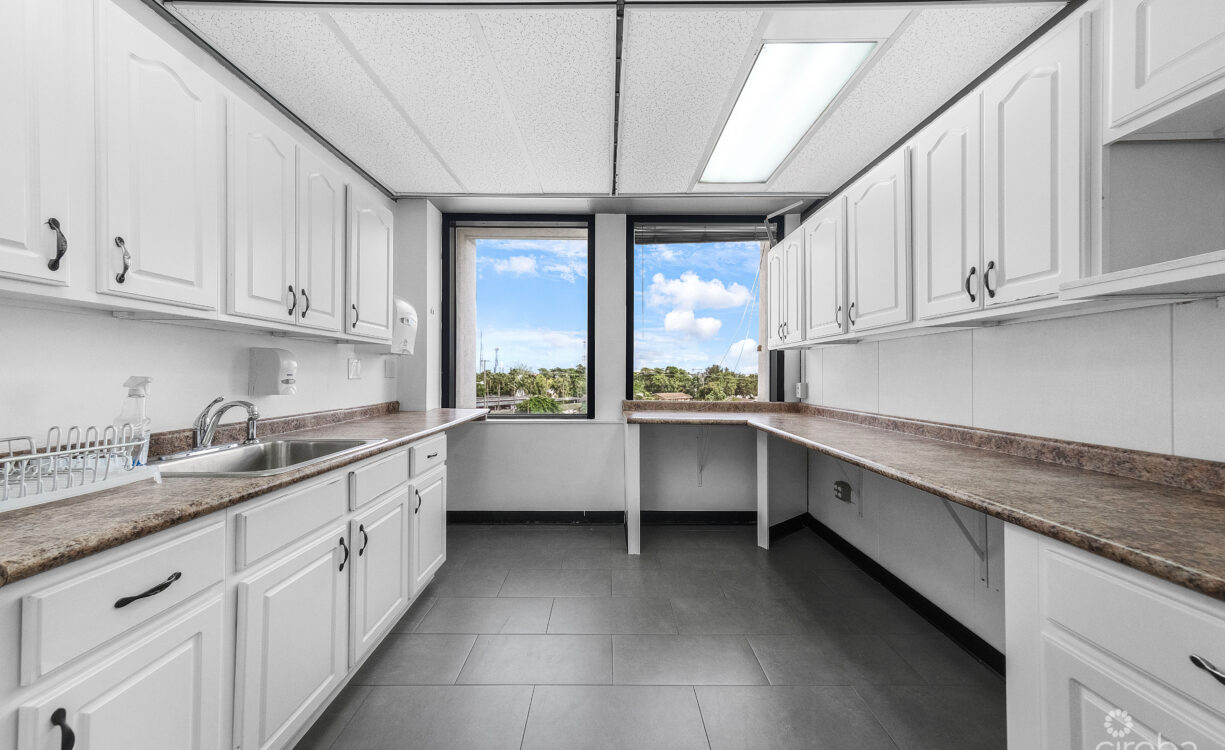 FULL FLOOR COMMERCIAL OFFICE WITH PARKING | DR. ROYS DRIVE