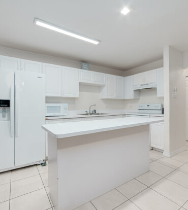 SMITH ROAD VILLAS #77: HIGH-DEMAND INVESTMENT PROPERTY IN GEORGE TOWN