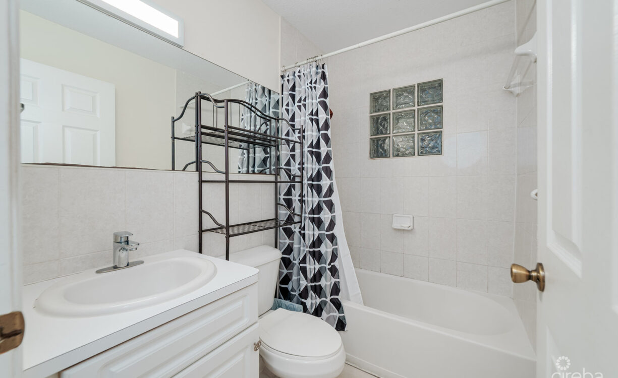 SMITH ROAD VILLAS #77: HIGH-DEMAND INVESTMENT PROPERTY IN GEORGE TOWN