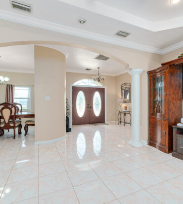4 BED + OFFICE / 3.5 BATH SINGLE FAMILY HOME