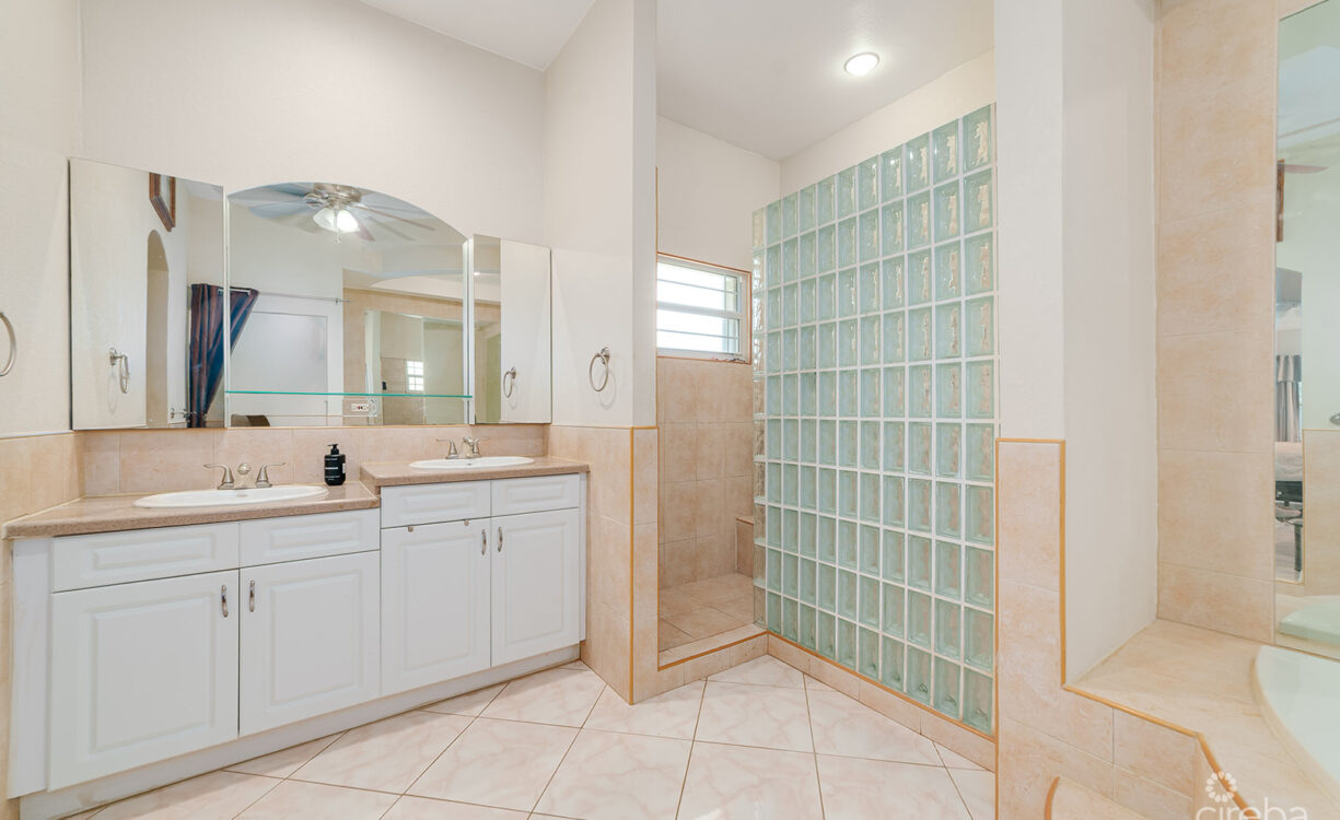 4 BED + OFFICE / 3.5 BATH SINGLE FAMILY HOME
