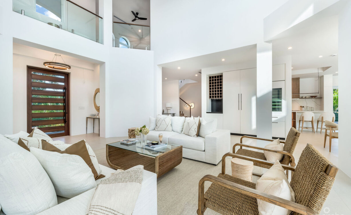 95 BIRD | A REIMAGINED WATERFRONT ESTATE