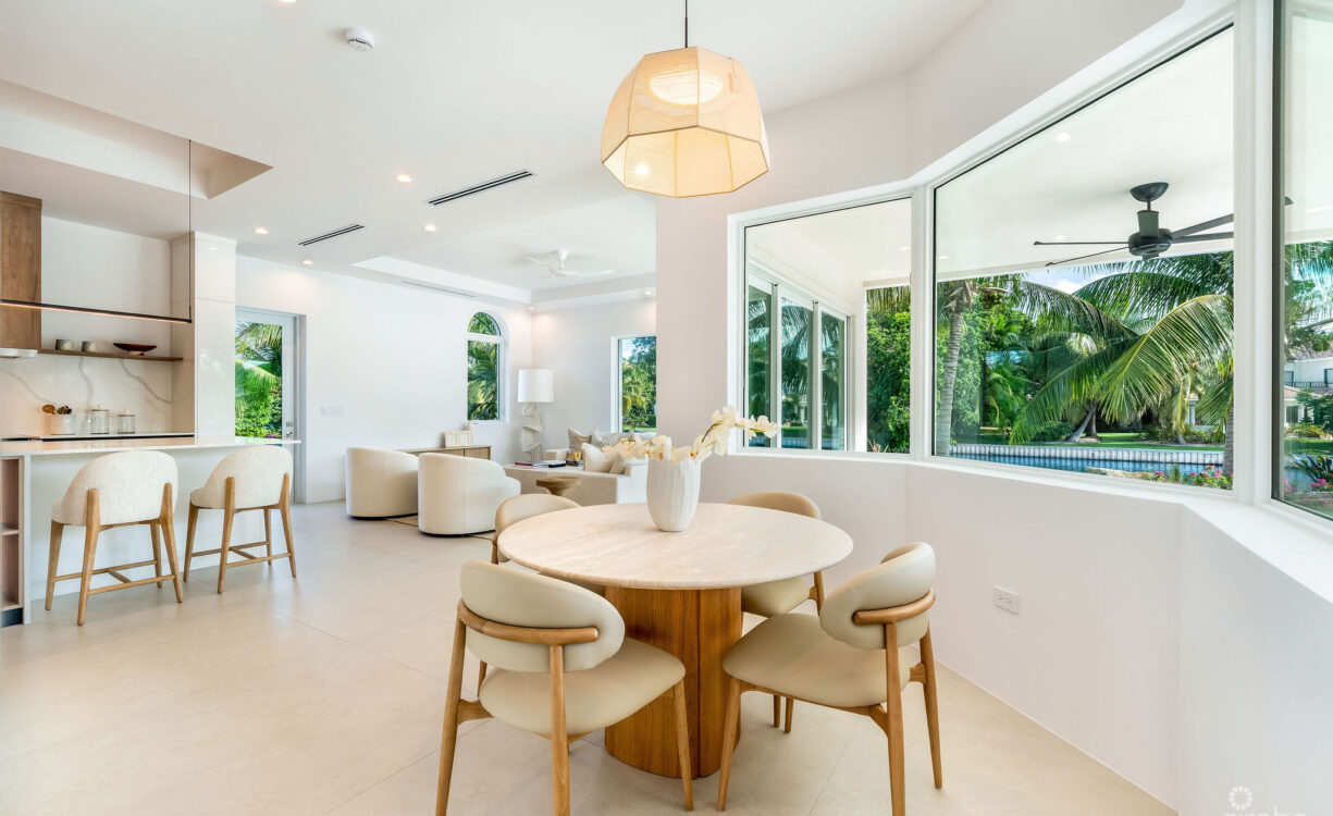 95 BIRD | A REIMAGINED WATERFRONT ESTATE