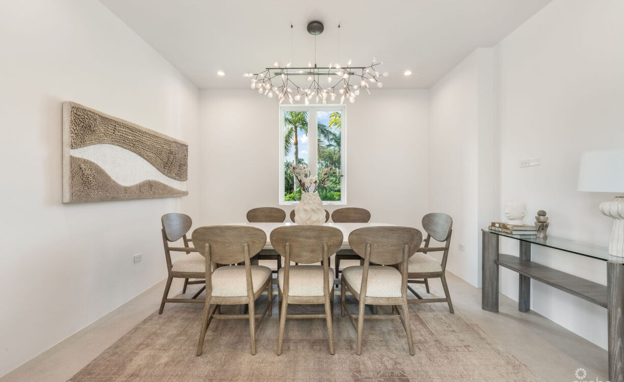 95 BIRD | A REIMAGINED WATERFRONT ESTATE