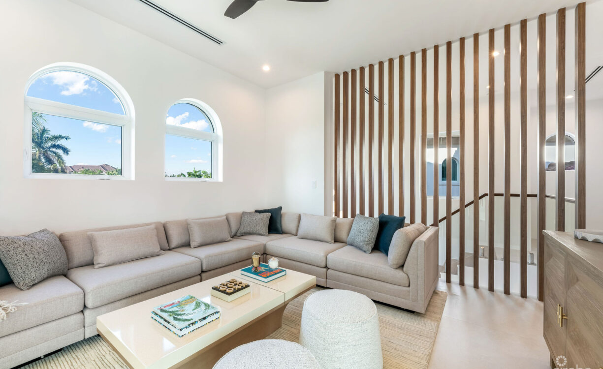 95 BIRD | A REIMAGINED WATERFRONT ESTATE