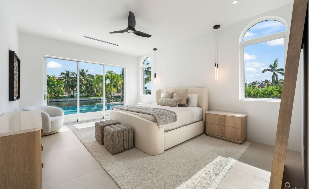 95 BIRD | A REIMAGINED WATERFRONT ESTATE