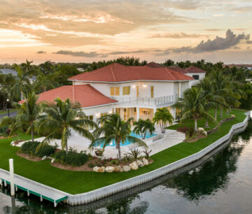 95 BIRD | A REIMAGINED WATERFRONT ESTATE