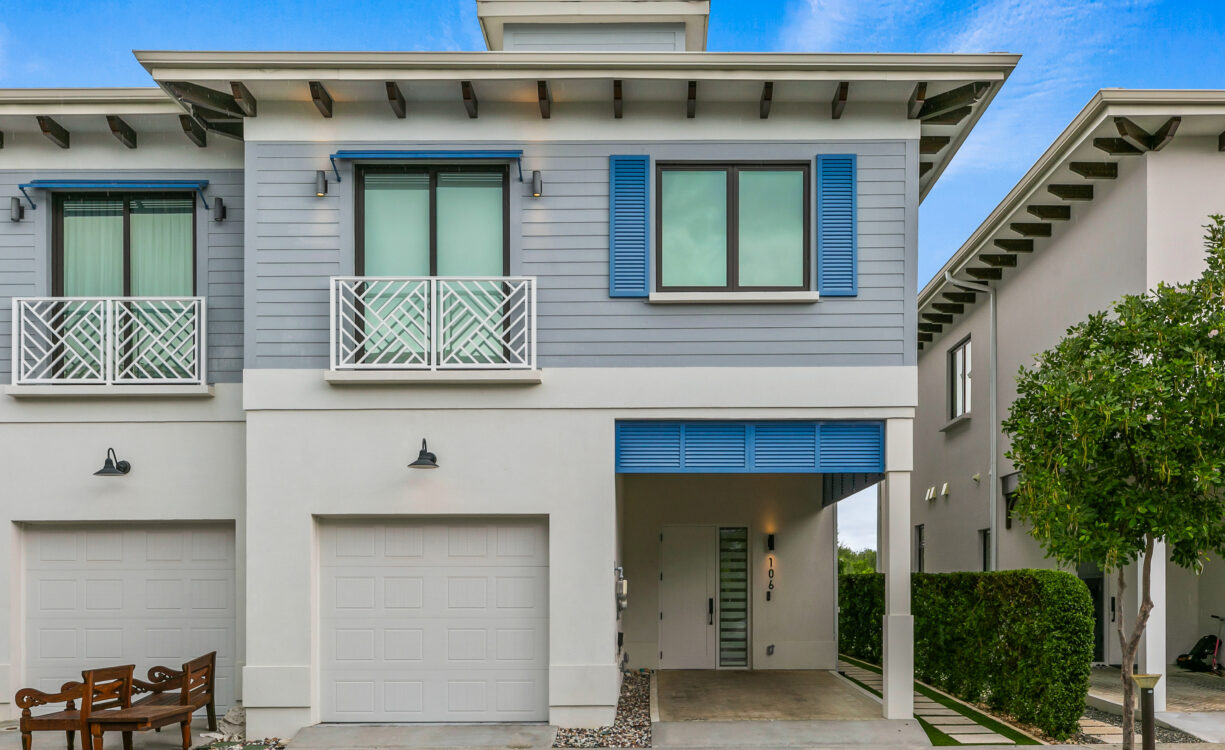 OLEA 106, CANAL FRONT 3 BED DUPLEX