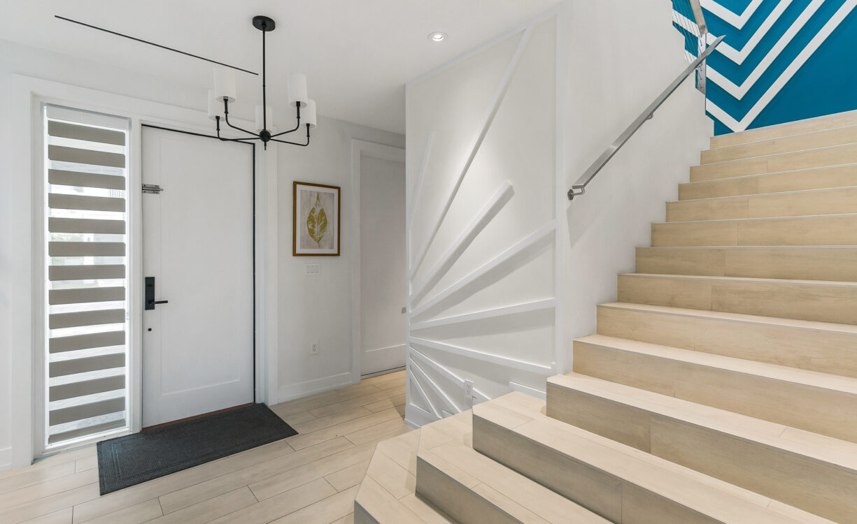 OLEA 106, CANAL FRONT 3 BED DUPLEX