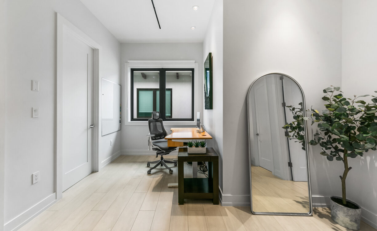 OLEA 106, CANAL FRONT 3 BED DUPLEX