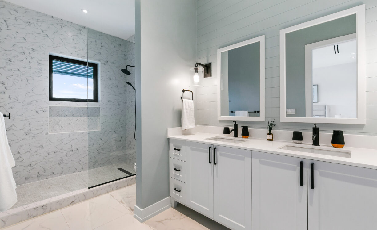 OLEA 106, CANAL FRONT 3 BED DUPLEX