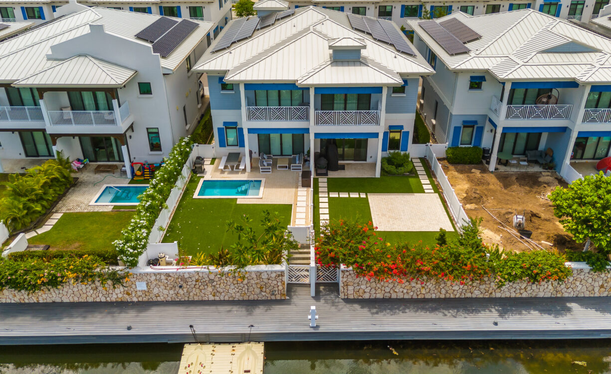 OLEA 106, CANAL FRONT 3 BED DUPLEX
