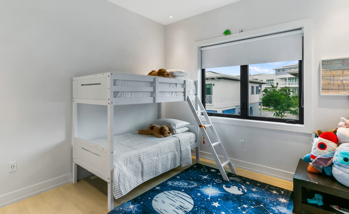 OLEA 106, CANAL FRONT 3 BED DUPLEX