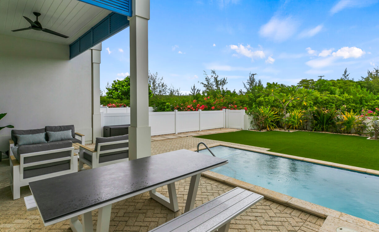 OLEA 106, CANAL FRONT 3 BED DUPLEX