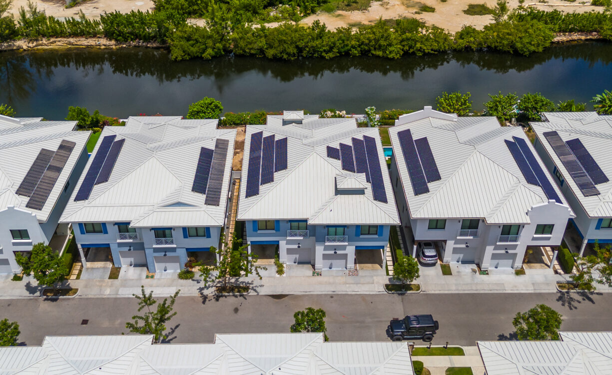 OLEA 106, CANAL FRONT 3 BED DUPLEX