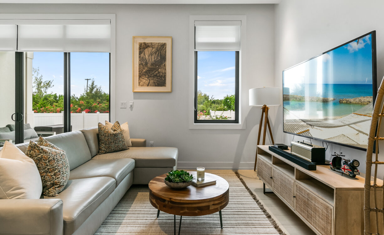 OLEA 106, CANAL FRONT 3 BED DUPLEX