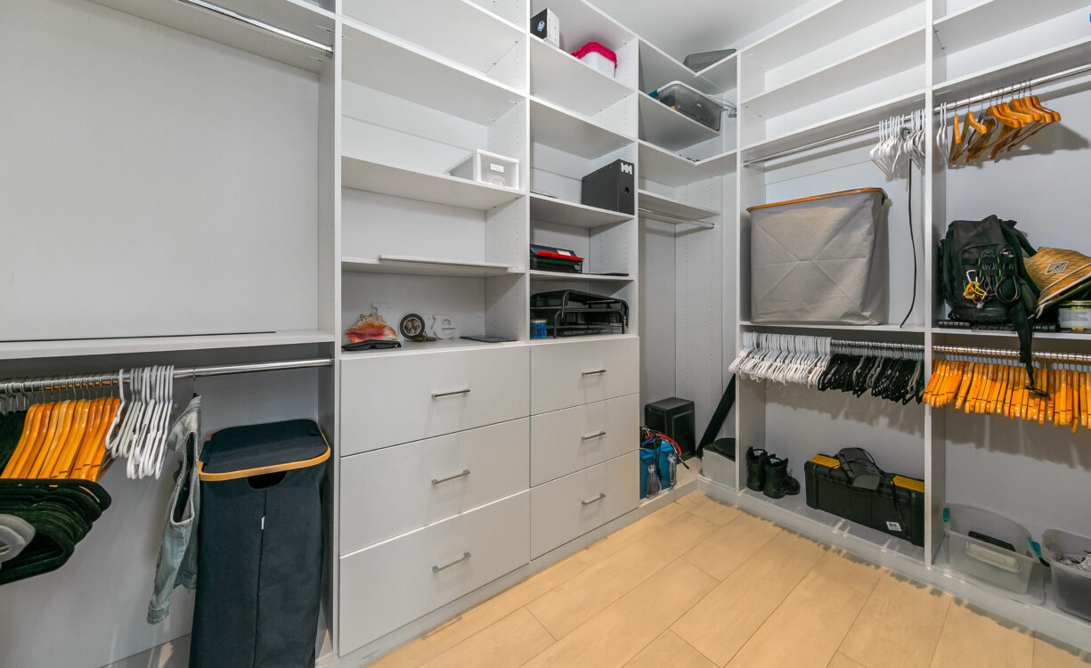 OLEA 106, CANAL FRONT 3 BED DUPLEX