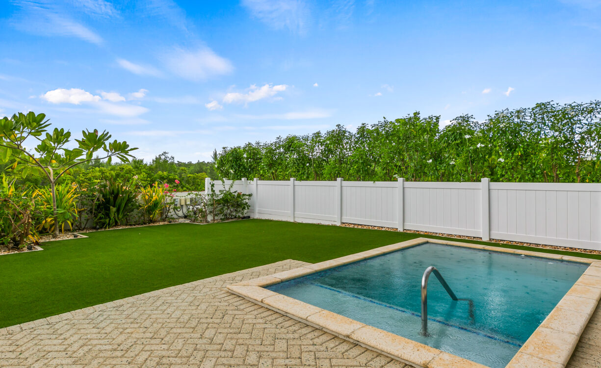 OLEA 106, CANAL FRONT 3 BED DUPLEX
