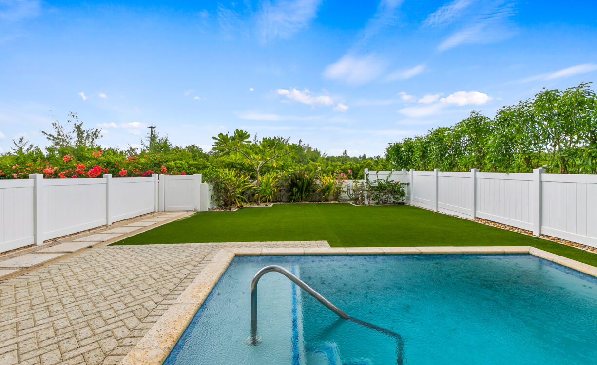 OLEA 106, CANAL FRONT 3 BED DUPLEX