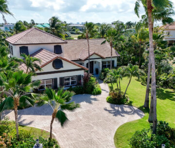 FULLY RENOVATED 4-BED CANAL FRONT HOME WITH DEN & DOCK | THE SHORES