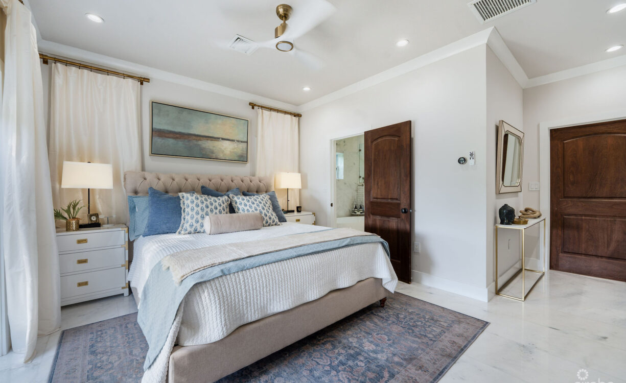 FULLY RENOVATED 4-BED CANAL FRONT HOME WITH DEN & DOCK | THE SHORES