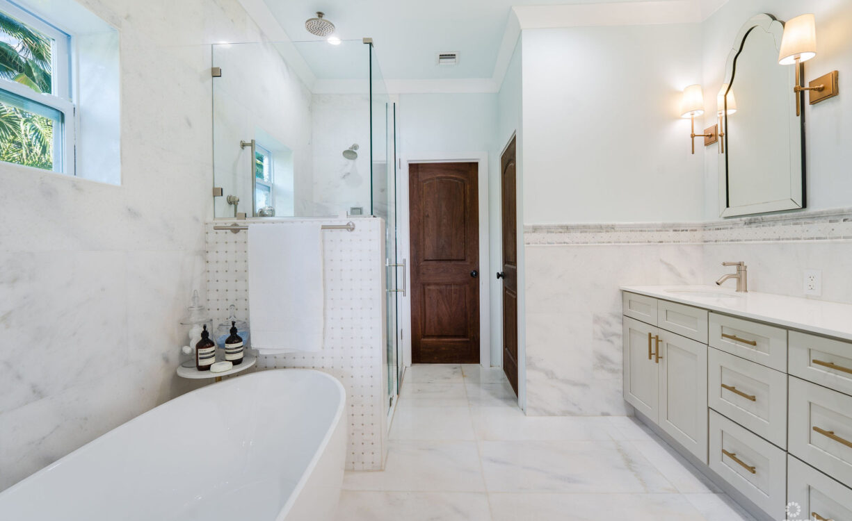 FULLY RENOVATED 4-BED CANAL FRONT HOME WITH DEN & DOCK | THE SHORES