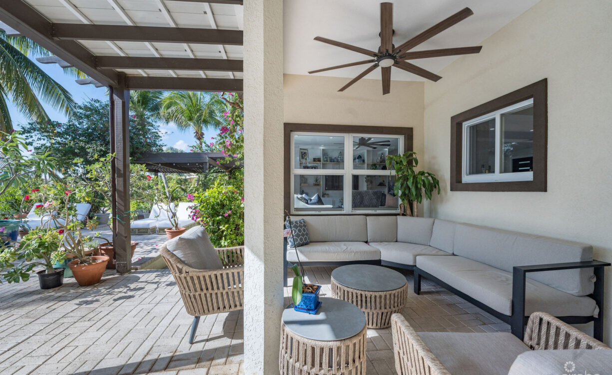 FULLY RENOVATED 4-BED CANAL FRONT HOME WITH DEN & DOCK | THE SHORES