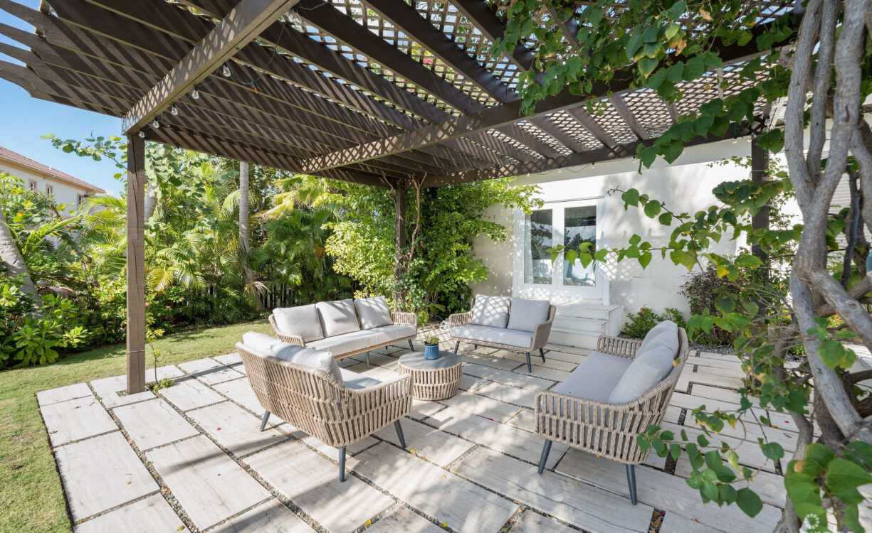 FULLY RENOVATED 4-BED CANAL FRONT HOME WITH DEN & DOCK | THE SHORES