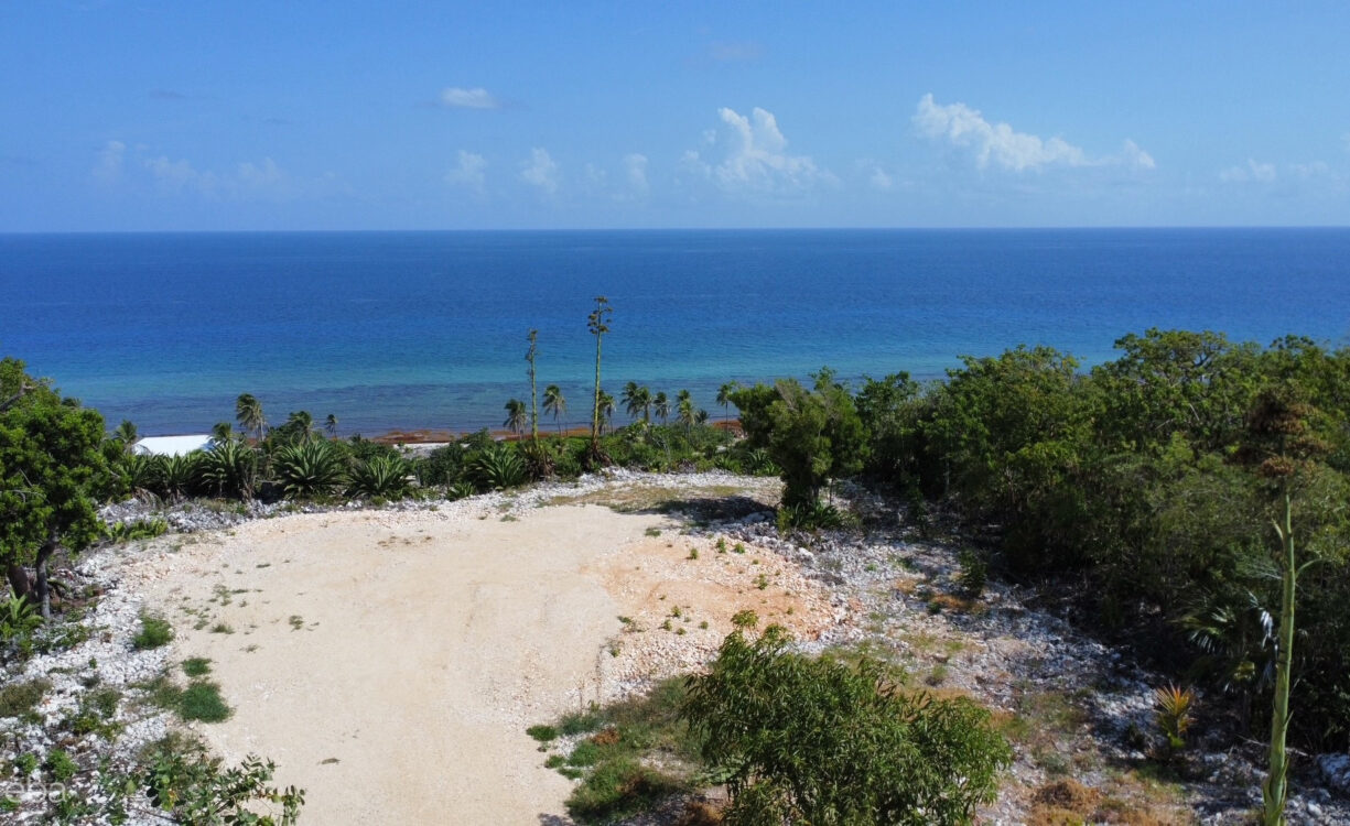 BLUFF LAND - CAYMAN BRAC EAST