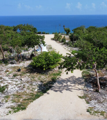 BLUFF LAND - CAYMAN BRAC EAST - LOT #3