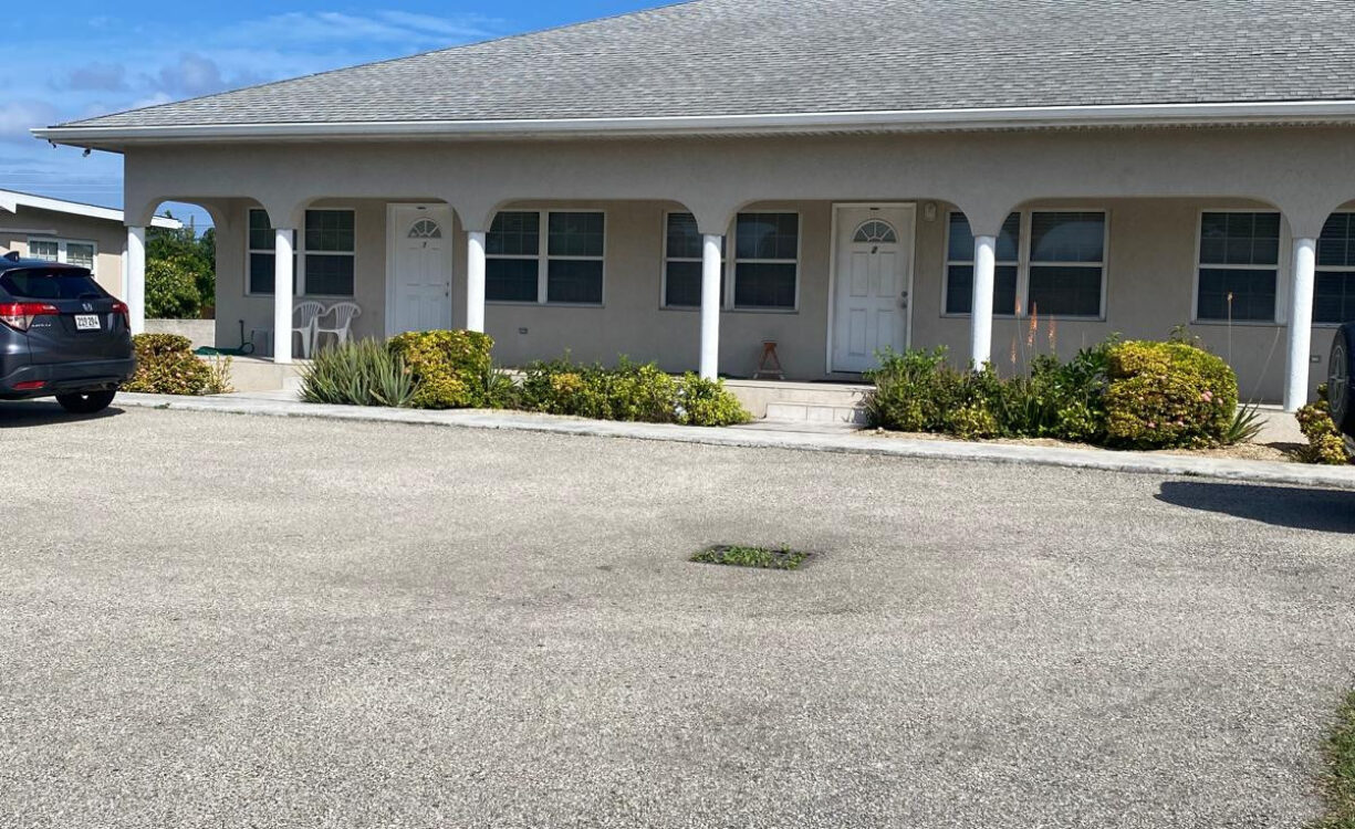 MONEY MAKING TRIPLEX IN WEST BAY