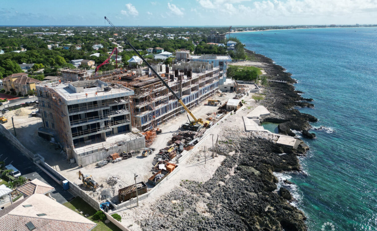 DOLPHIN POINT CLUB