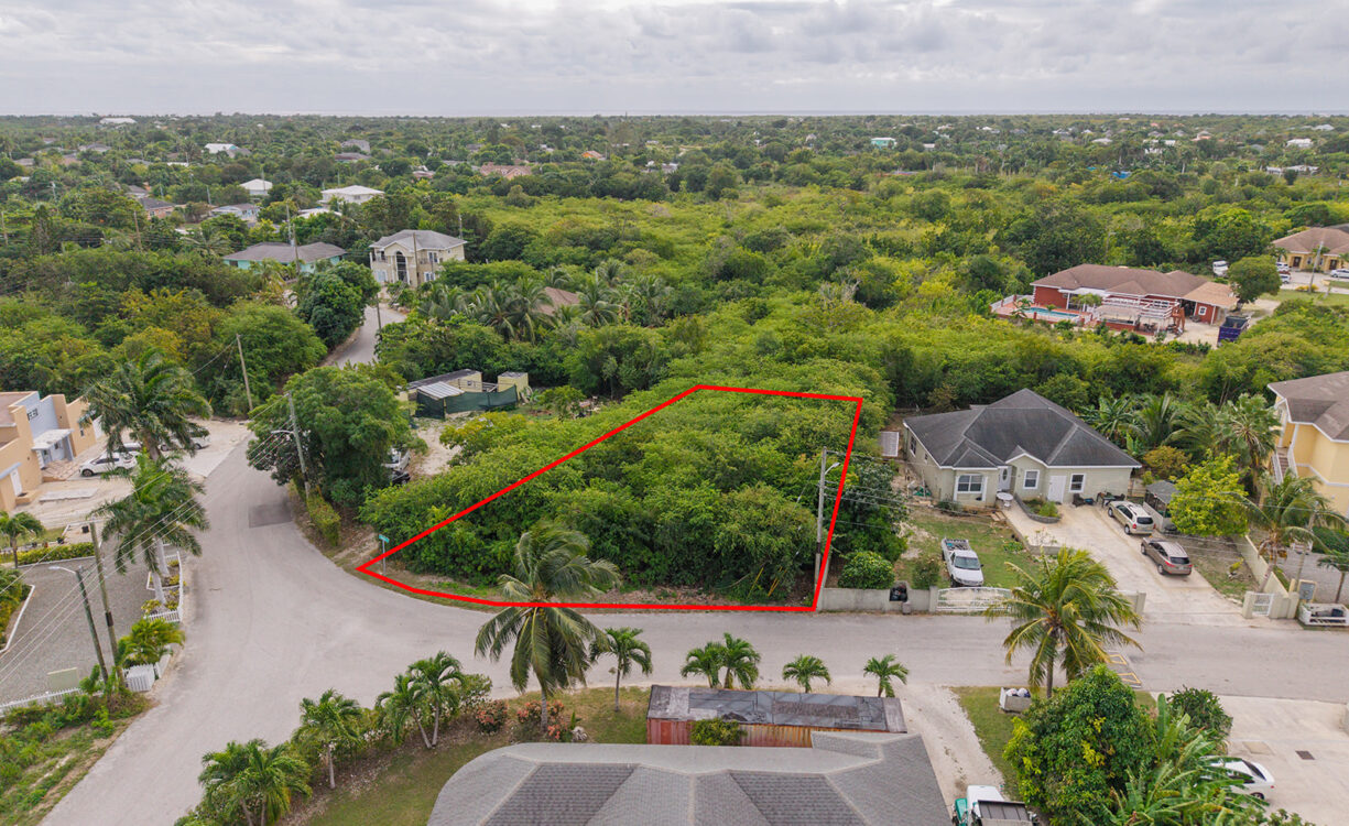 LUSH CORNER RESIDENTIAL LOT - LOWER VALLEY