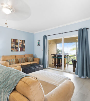 THE RETREAT 12, RUM POINT CONDO WITH BEACH VIEW