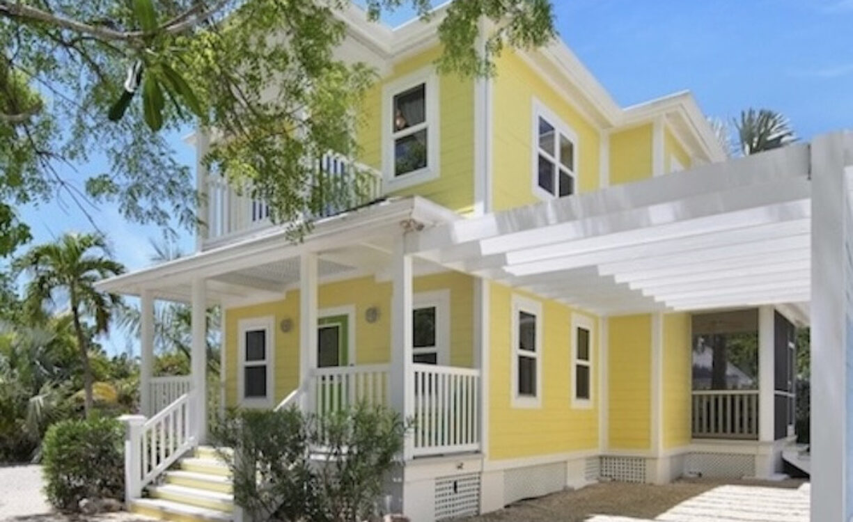 SEACLIFF YELLOW LOCATED IN COTTAGE