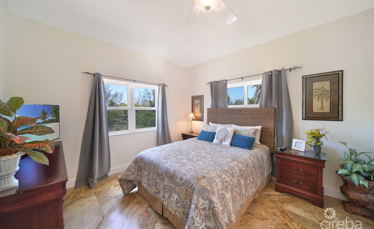 SEACLIFF YELLOW LOCATED IN COTTAGE