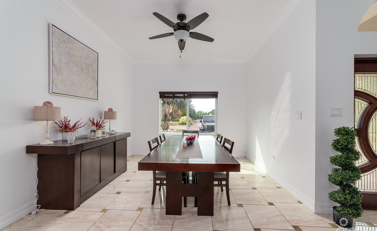3 BED MIDWAY CLOSE FAMILY HOME