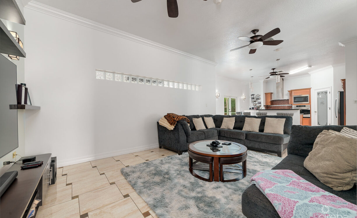 3 BED MIDWAY CLOSE FAMILY HOME