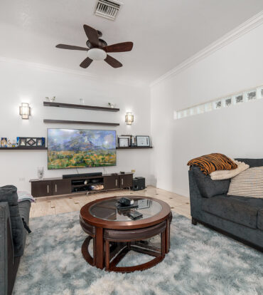 3 BED MIDWAY CLOSE FAMILY HOME