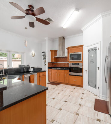 3 BED MIDWAY CLOSE FAMILY HOME