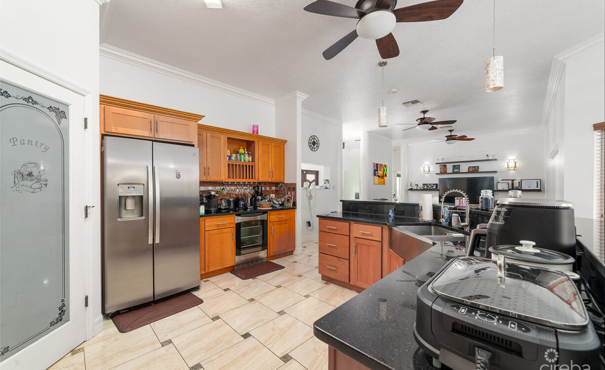 3 BED MIDWAY CLOSE FAMILY HOME