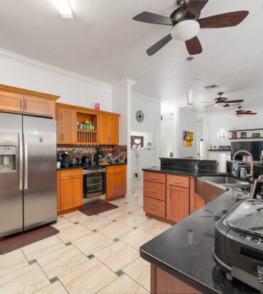 3 BED MIDWAY CLOSE FAMILY HOME