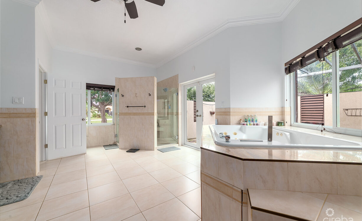 3 BED MIDWAY CLOSE FAMILY HOME