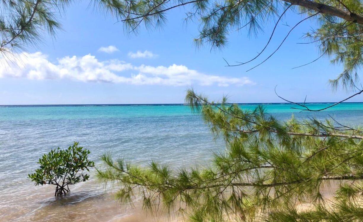 LITTLE CAYMAN 0.44 ACRES, SOUTH SIDE BEACH LOT
