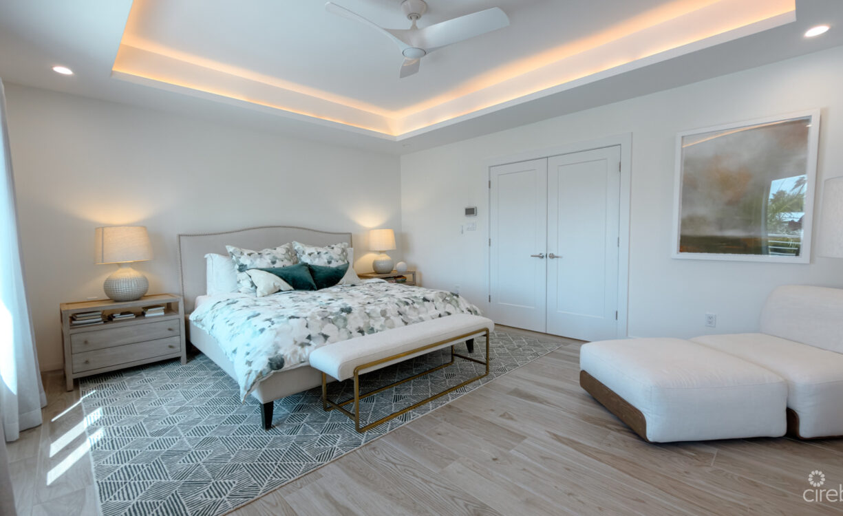 THE SHORES - EXECUTIVE HOME
