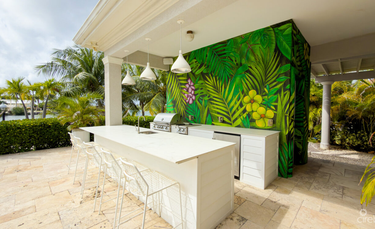 THE SHORES - EXECUTIVE HOME