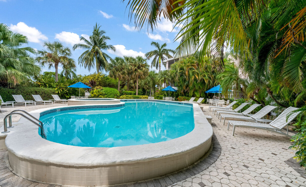 BRITANNIA LIONS COURT 322, SEVEN MILE BEACH CORRIDOR
