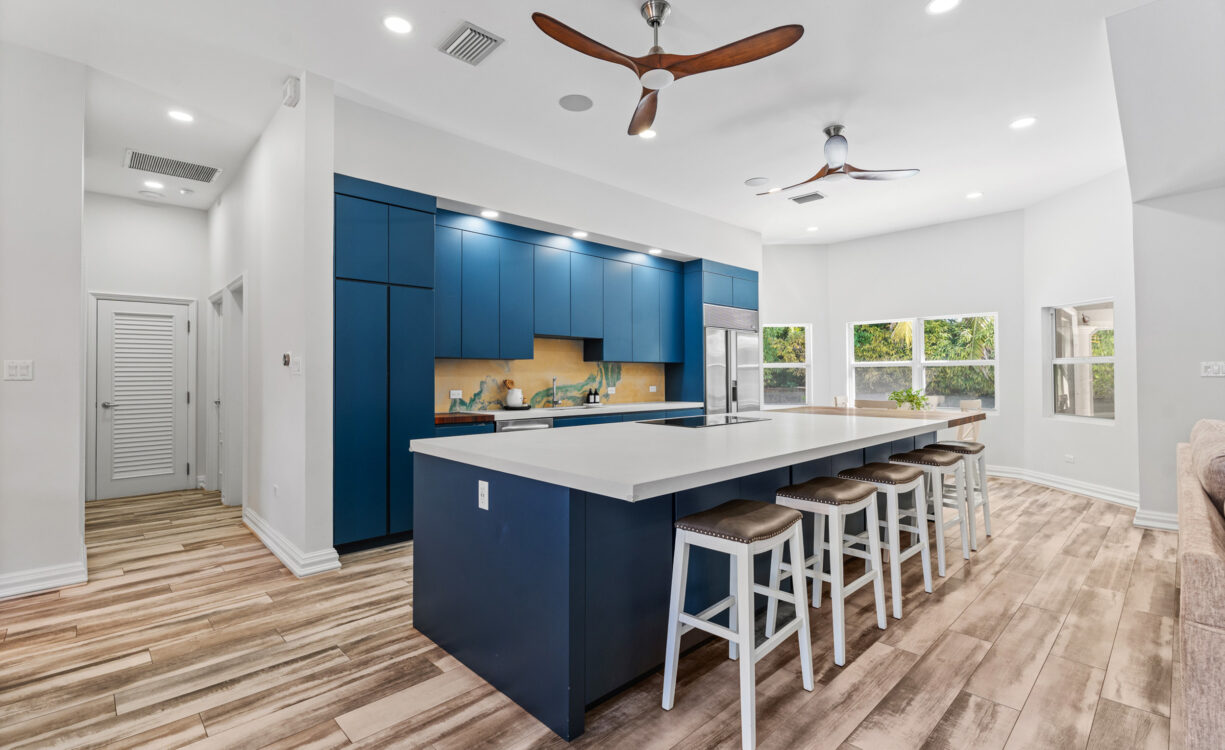 JACARANDA COURT 35, SOUTH SOUND HOME