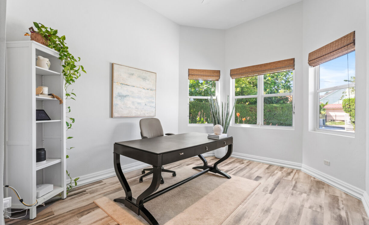 JACARANDA COURT 35, SOUTH SOUND HOME