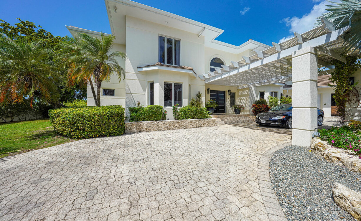 GOVERNORS HARBOUR ESTATE HOME